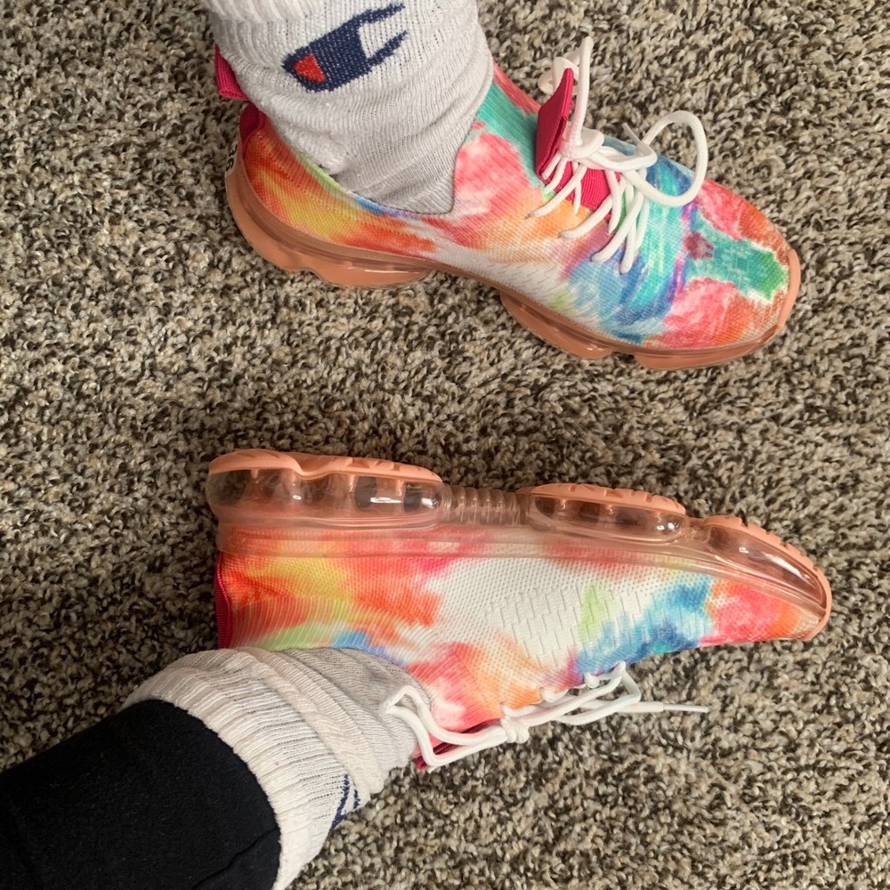 Shoes - Picture 3 of 4